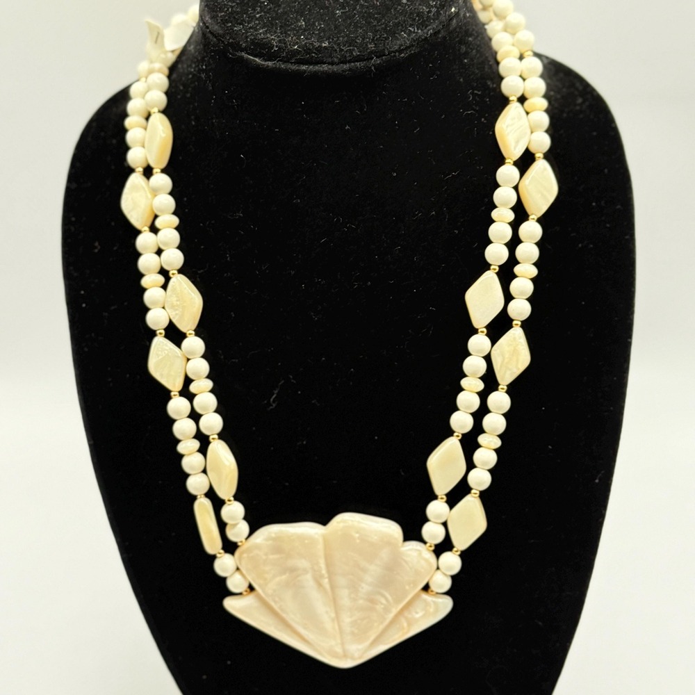 Vintage 80s Cream Lucite Beaded Shell Style 20" Double Strand Pendant Necklace